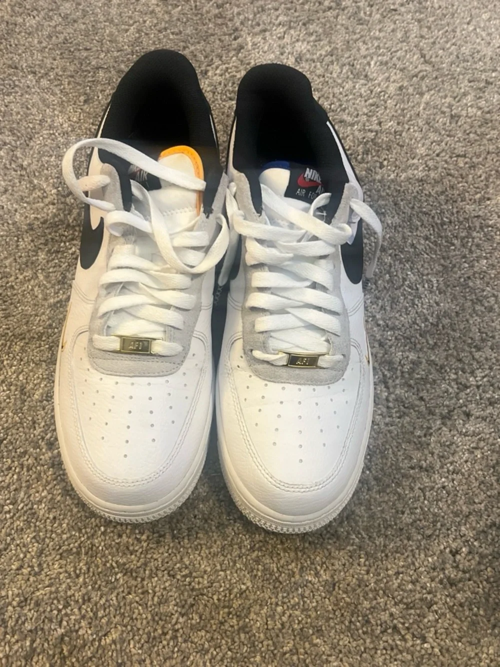 Nike White and Blue Low-Top Sneakers - Picture 5 of 5